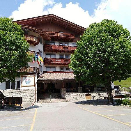 Hotel Europa Поцца-ді-Фасса Екстер'єр фото