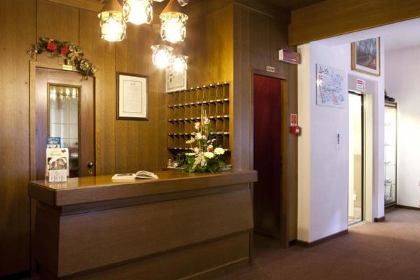 Hotel Europa Поцца-ді-Фасса Екстер'єр фото